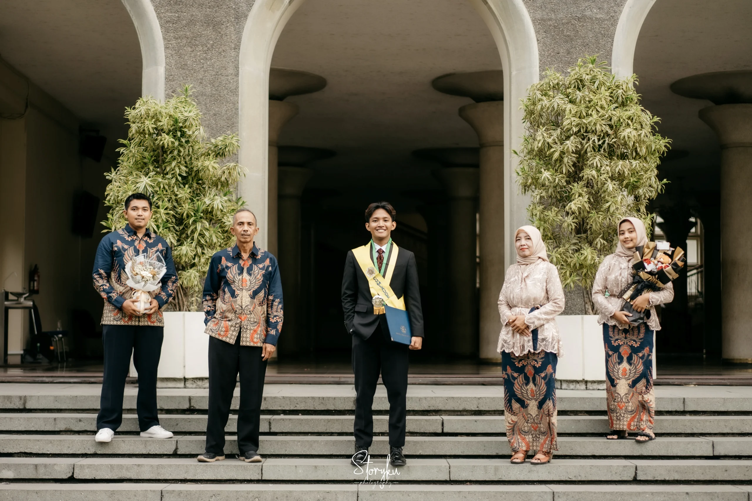 Vendor Fotografer Wisuda Semarang