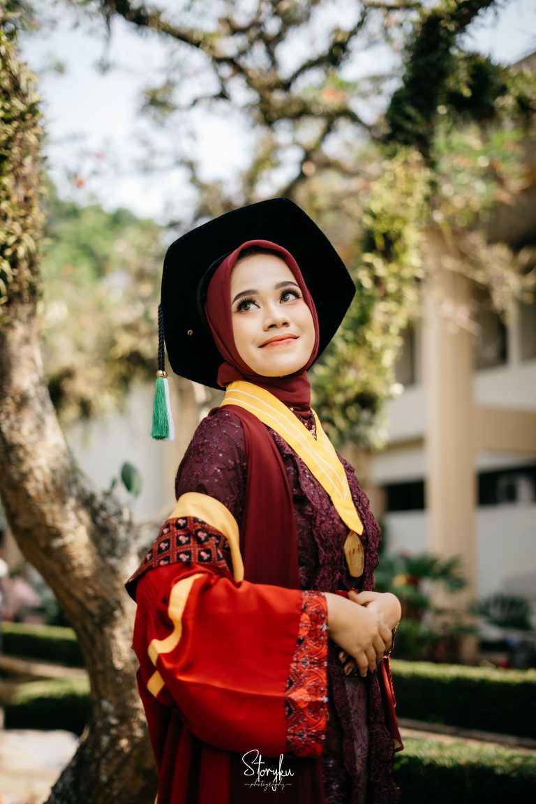 Graduation – Mega